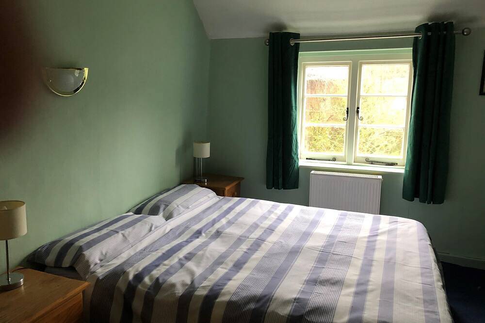 Double Room in Character Cottage - With Parking in Beaulieu (Hampshire), Hampshire