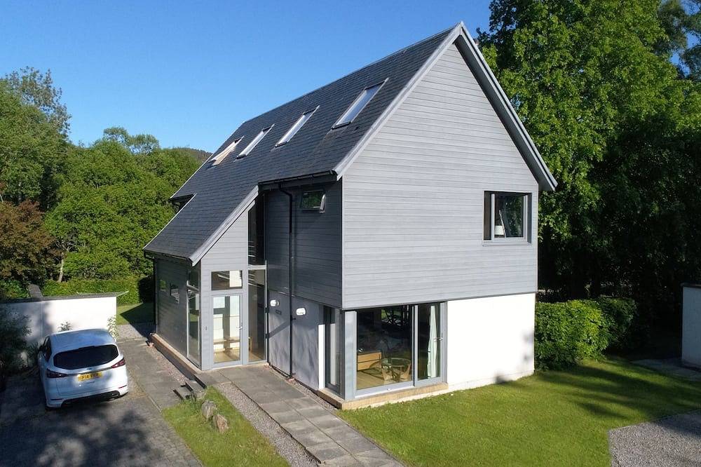 Peffer Lodge, Strathpeffer, Scottish Highlands in Strathpeffer, Highlands