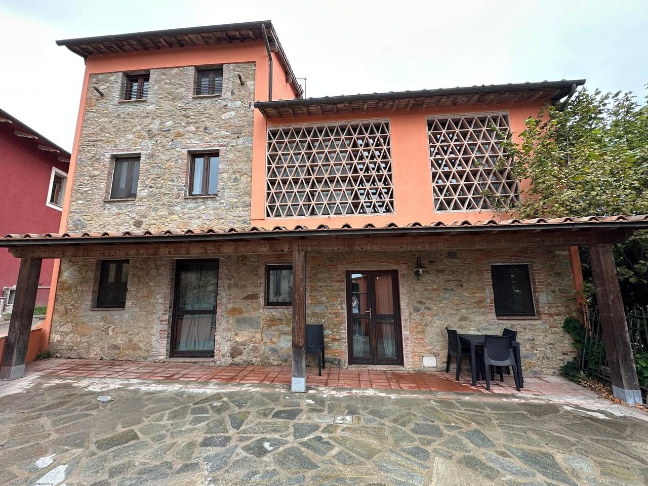 Apartamento entero, Apartamento 'Casa La Corte en Capannori' con piscina privada, Wi-Fi y aire acondicionado in Capannori, Provincia de Lucca