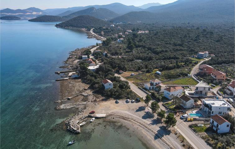 Charmant appartement van 250 m² met zwembad en terras, op 2 km van het strand van Luka Dubrava in Drače, Dubrovnik-Neretva