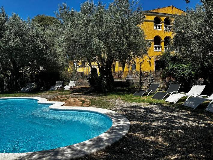 Casa de vacaciones para 16 personas, con vistas además de piscina y jardín - 1