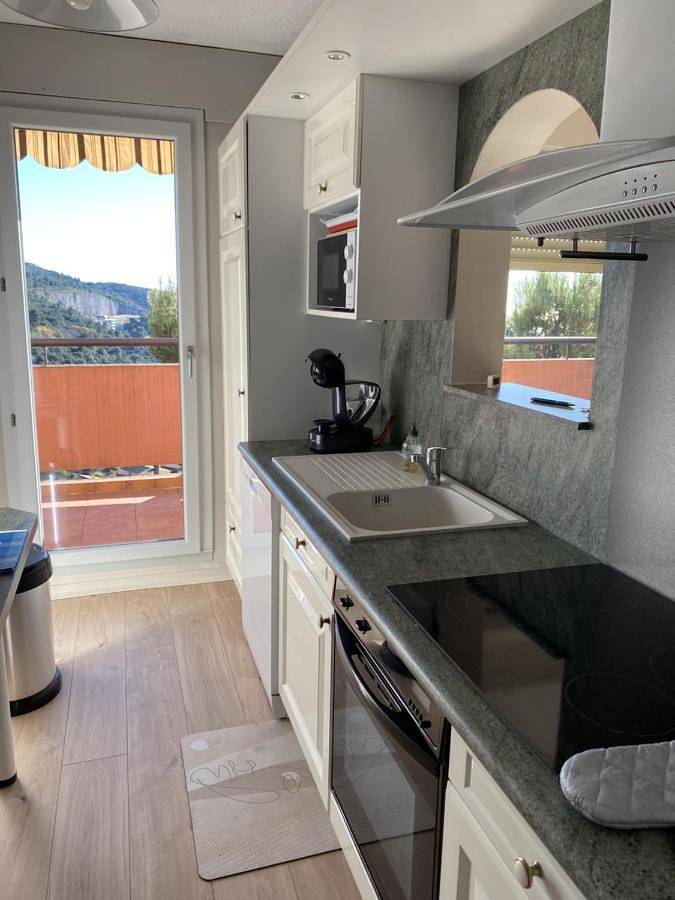 Appartement entier, Tres beau 2 p vue mer terrasse in La Turbie, Côte méditerranéenne (France)