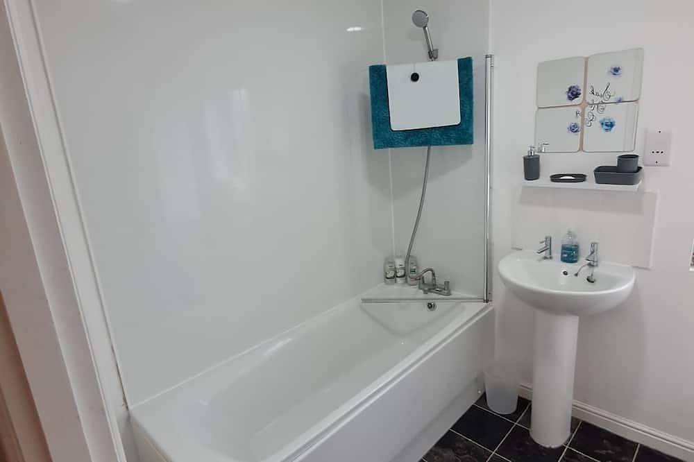 Cosy Three bedroom detached property in St Helens, Nordwestengland