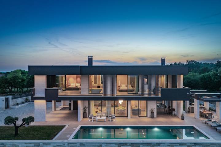 Ferienhaus für 6 Personen, mit Balkon und Garten sowie Pool