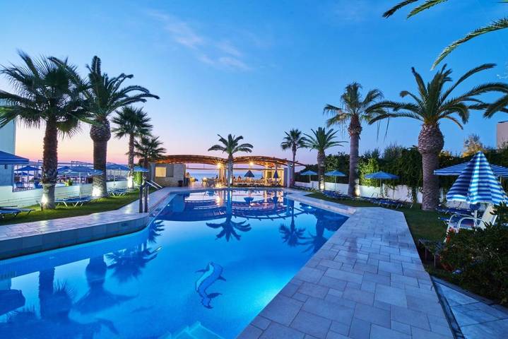 Hôtel pour 2 personnes, avec Balcon et Terrasse ainsi que Jardin et Piscine