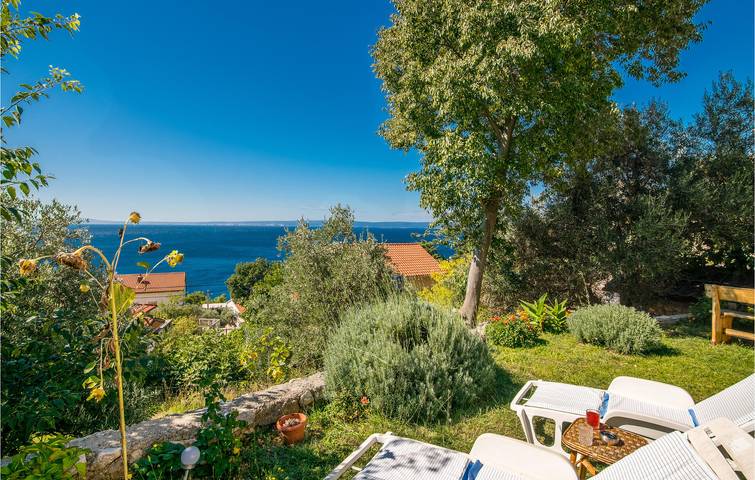 Ferienwohnung für 2 Personen, mit Terrasse und Garten in Punat - 2