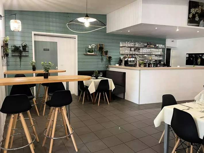 Mobil home pour 10 personnes, avec terrasse ainsi que piscine et jacuzzi à Signy-le-Petit - 4