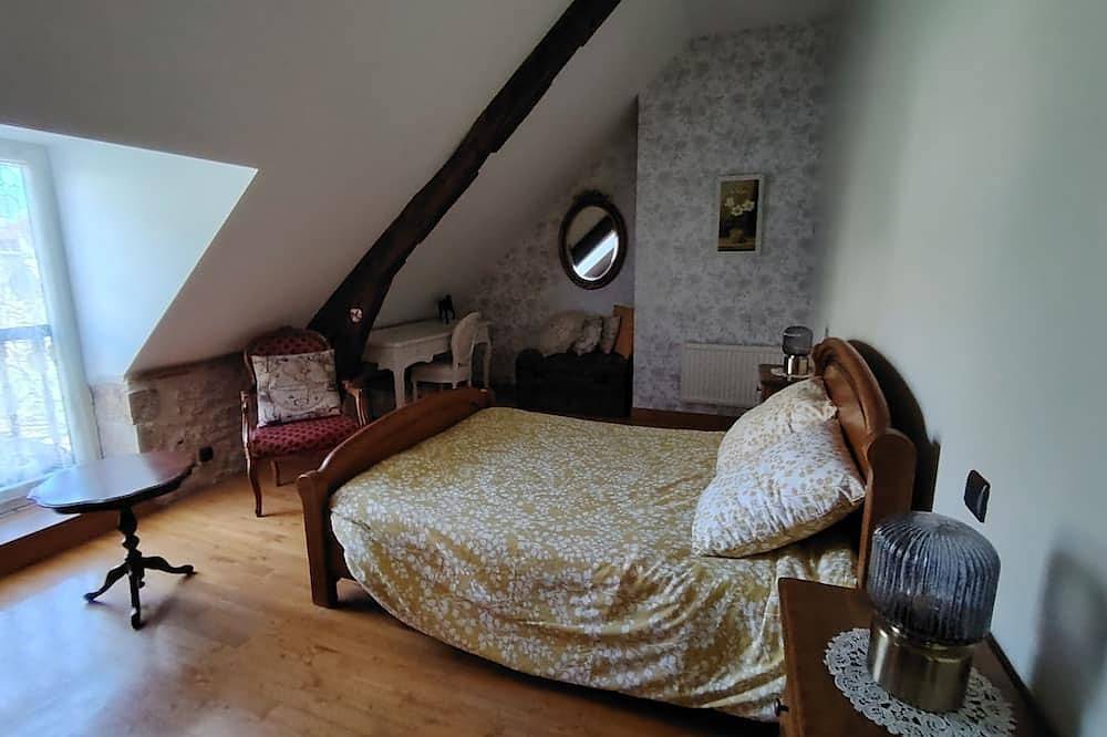 Demeure Lotoise de charme avec piscine in Strenquels, Lot