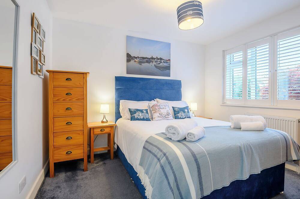2 bedroom accommodation in Southbourne, near Bournemouth in Bournemouth, South West England