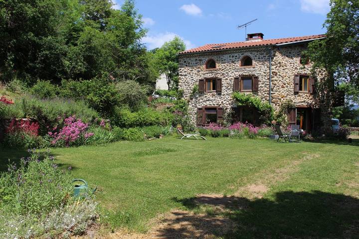 Gîte pour 6 personnes, avec terrasse et jardin - 1