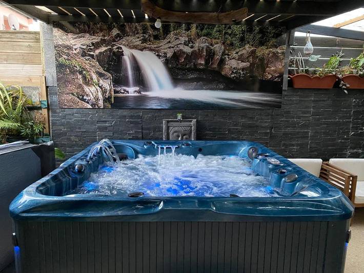 Cottage pour 3 personnes, avec jardin et sauna ainsi que piscine et jacuzzi à Bras-Panon