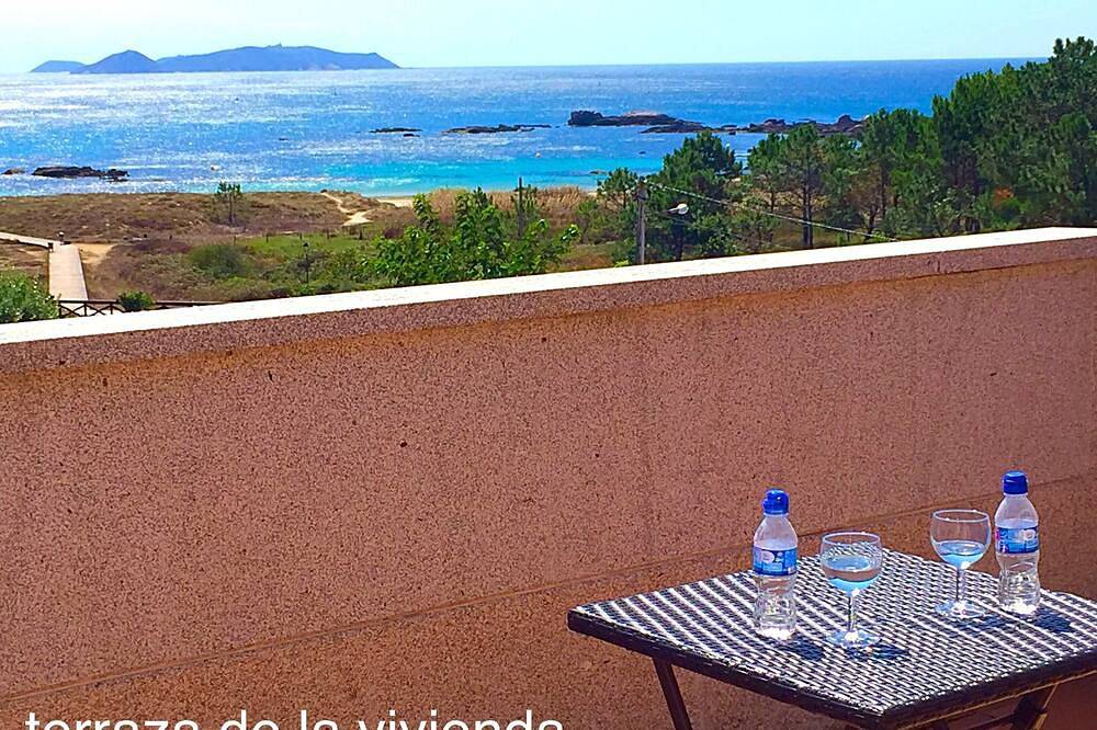 First Line Beach, Spa, Swimming Pools, Tennis, Paddle, Squash, Garden, Children'S Playground. in O Grove, Rías Baixas