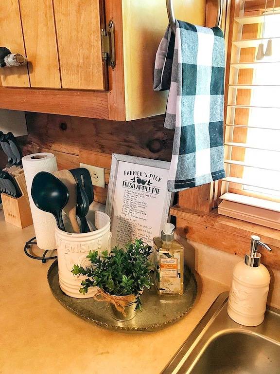 2/2 Gemütliche Kabine, Kamin, Whirlpool, 2 Kingsize-Suiten, privat, Dollywood, kostenloses Wlan in Sevierville, Sevier County