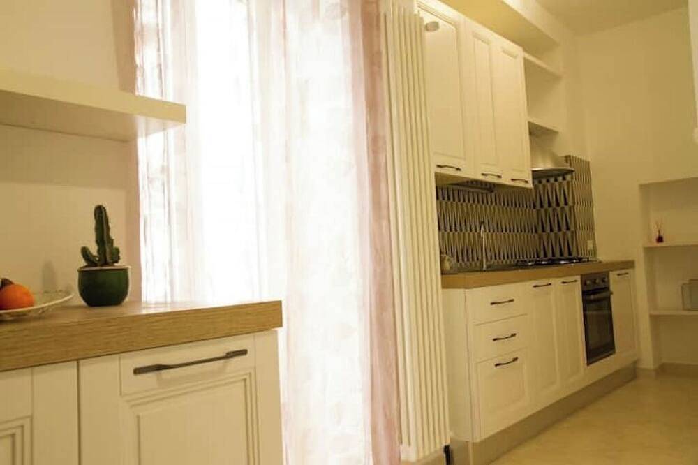 B&B-House Giannina-room with private bathroom  in Castellana Grotte, Region de Bari