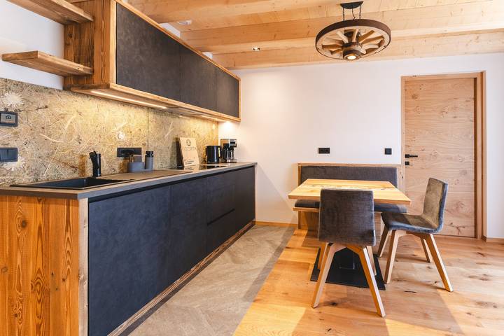 Hel lejlighed, Apartment 'Wiese' with Mountain View, Private Terrace and Wi-Fi in Sexten, Sydtyrol