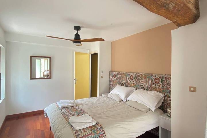 Eleganse, spacious house, near Lyon in Anse, Beaujolais