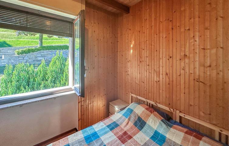 Appartamento intero, Rifugio sul lago con WiFi, terrazza e parcheggio - a 300 m dal Lago d'Orta in Omegna, Lago d'Orta