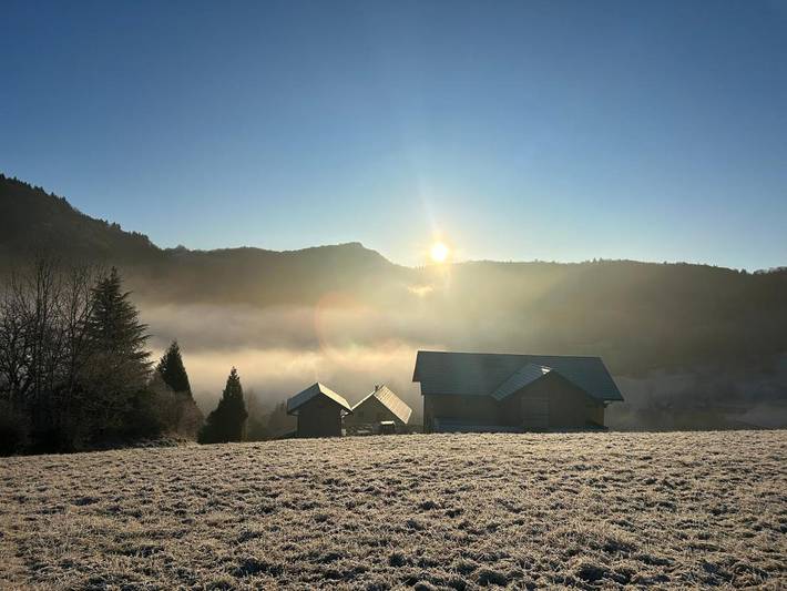 Gîte pour 5 personnes, avec vue et terrasse ainsi que vue sur le lac et jardin, animaux acceptés à La Thuile (Savoie)
