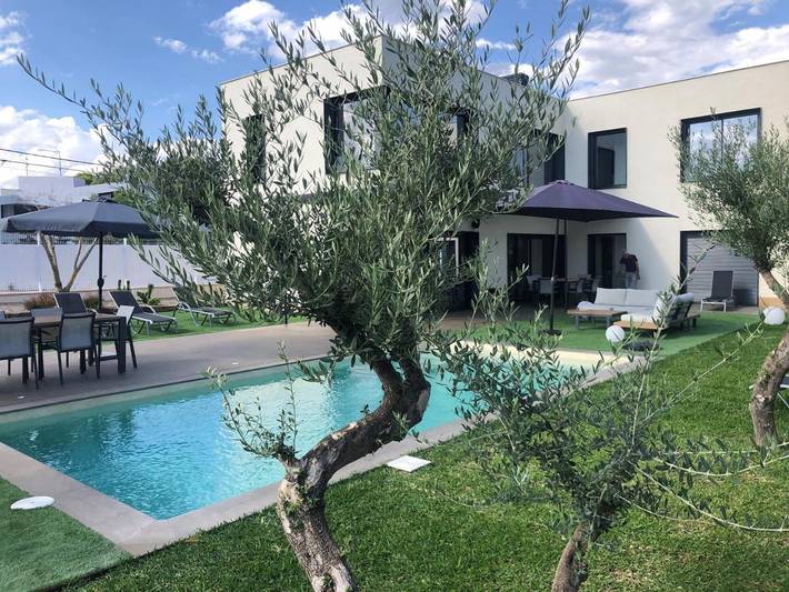 Chalet para 10 personas, con vistas además de jardín y piscina en Provincia de Tarragona
