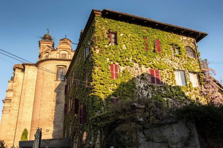 B&b per 3 persone, con Terrazza e Idromassaggio nonché Giardino e Panorama a Neive