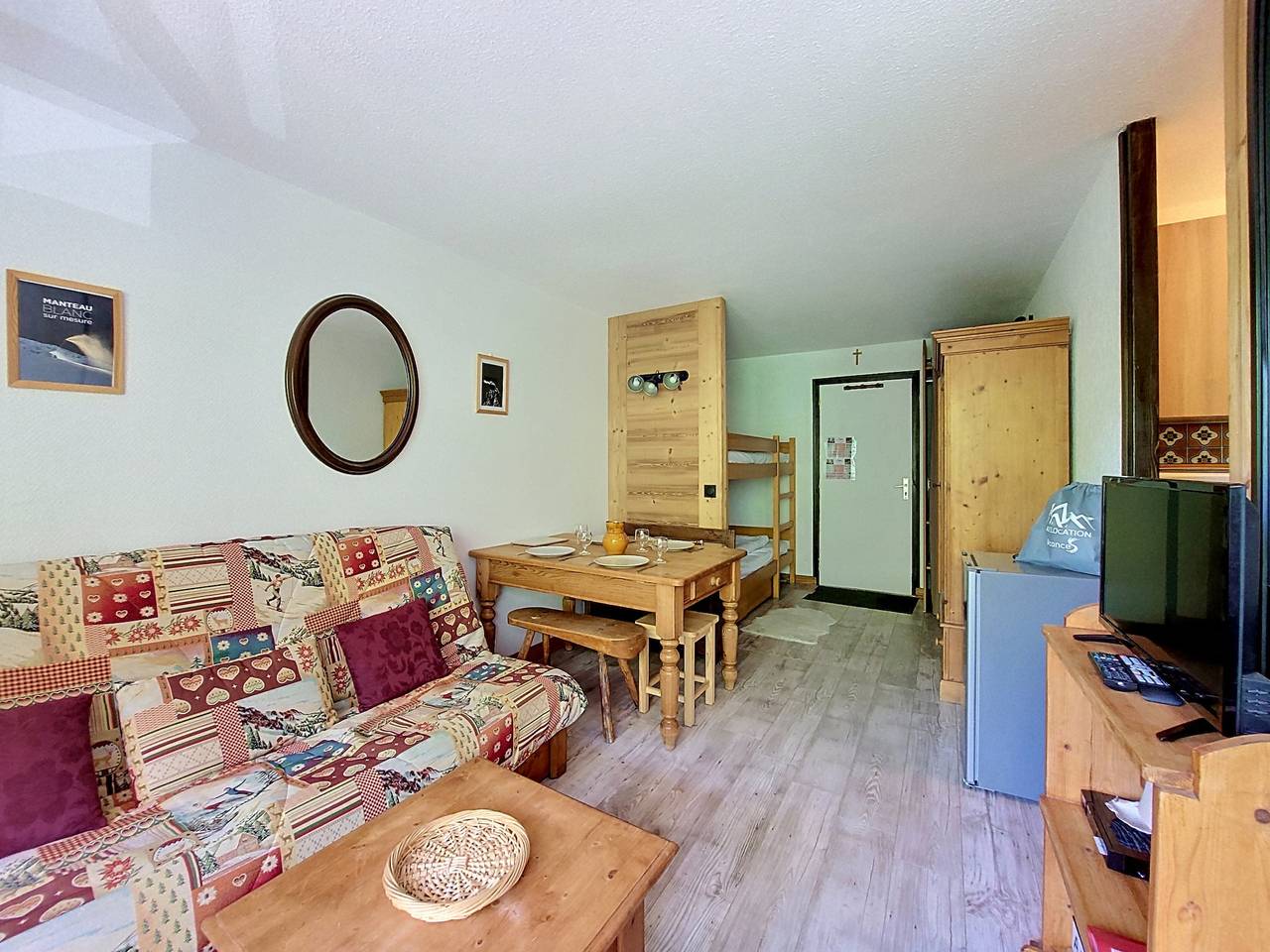 Appartement entier, Relais S30 - 4/5 personnes - Studio lumineux et cosy - Saint Jean D'Aulps Centre Station - Proche Morzine in Saint-Jean-d'Aulps, Les Portes du Soleil
