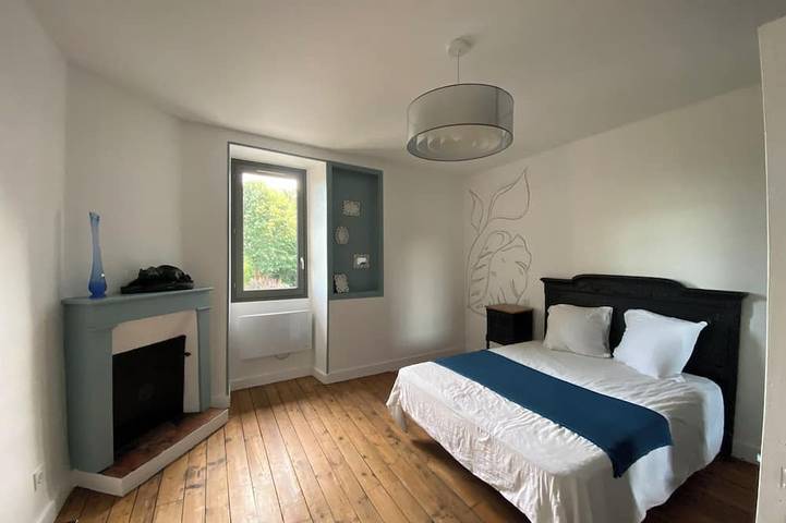 Location de vacances pour 7 personnes, avec Terrasse et Jardin à Agonac - 4