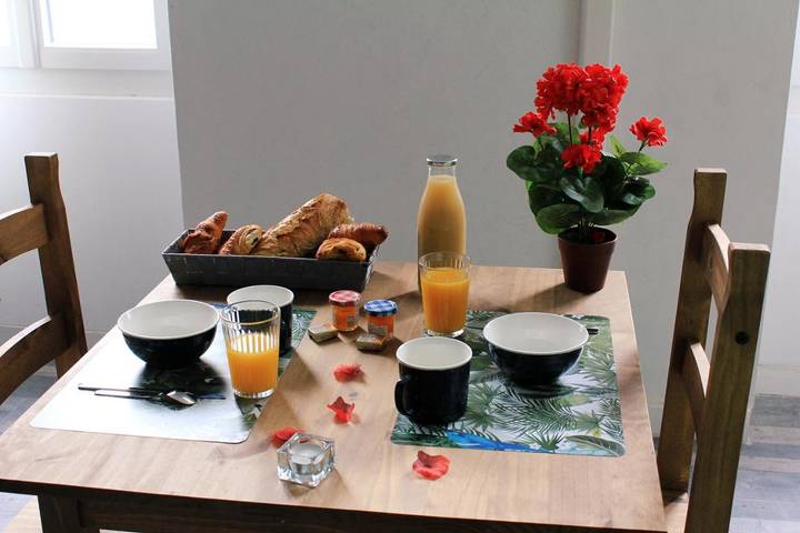 Chambre d’hôte pour 2 personnes, avec jardin et piscine ainsi que vue et sauna à Roquemaure - 2