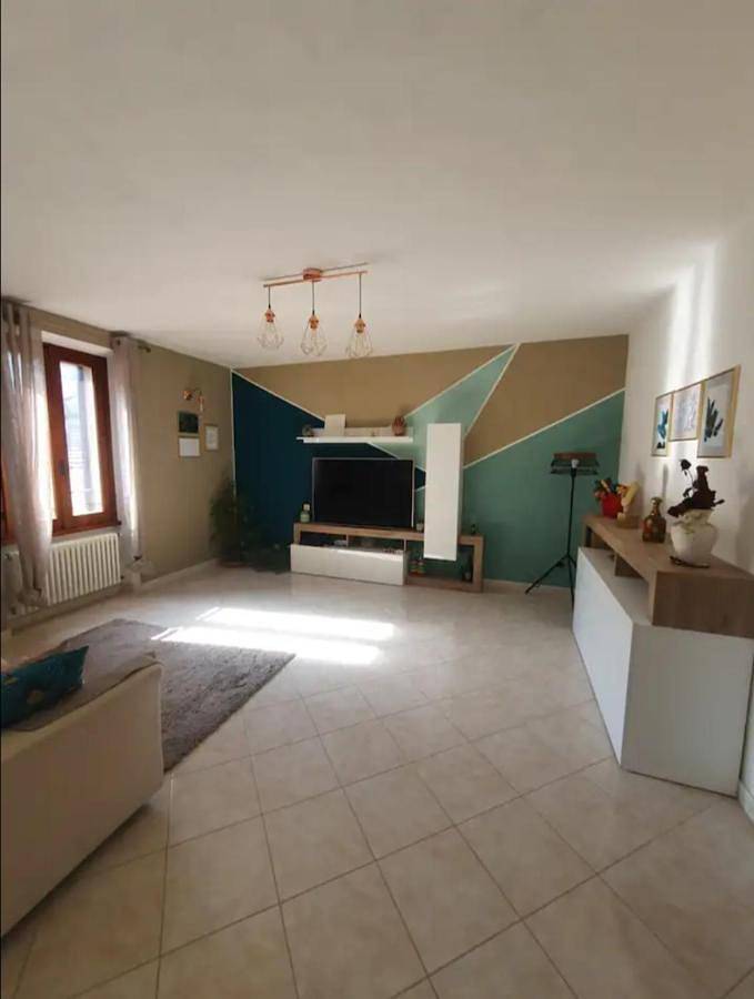 Ferienwohnung für 4 Personen, mit Ausblick in Claino con Osteno