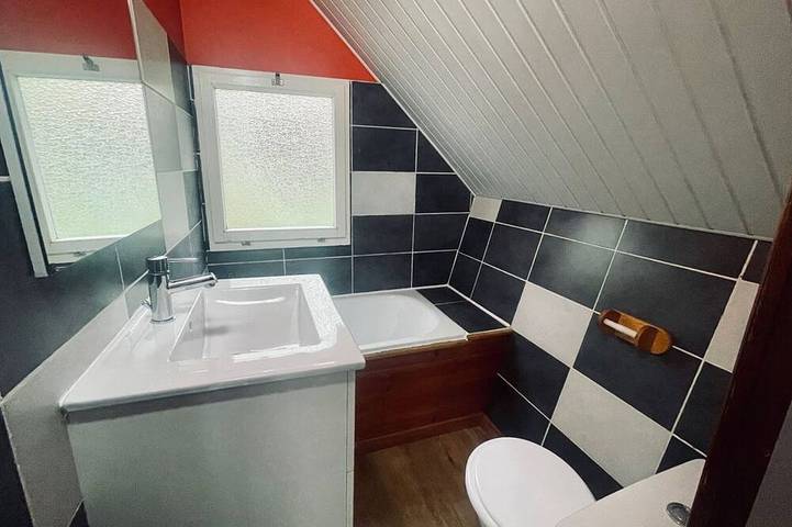 Gîte pour 4 personnes, avec terrasse et piscine à Camon - 3