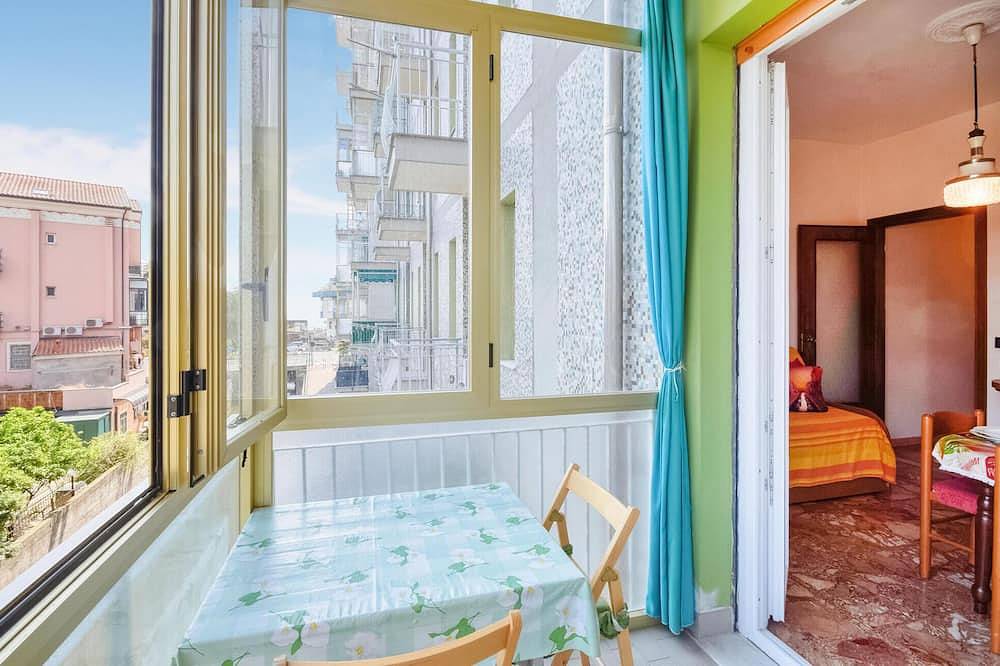 Entire apartment, Beach front apartment in Borghetto Santo Spirito, Riviera di Ponente