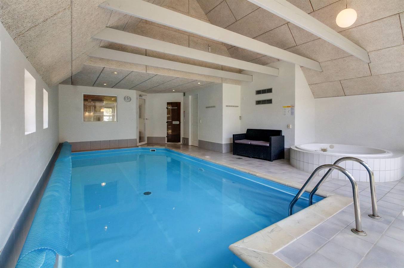 Stunning home in Nørre Nebel w/ Wifi, 4 Bedrooms and Indoor swimming pool in Nørre Nebel, Varde