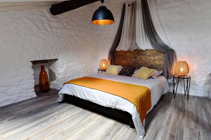 Maison de vacances pour 2 personnes, avec jardin et terrasse à Labeaume