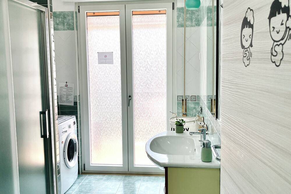 Apartamento entero, 7 km from Naples, away from the chaos, cozy kids and pets friendly accommodation! in Portici, Parque nacional del Vesubio