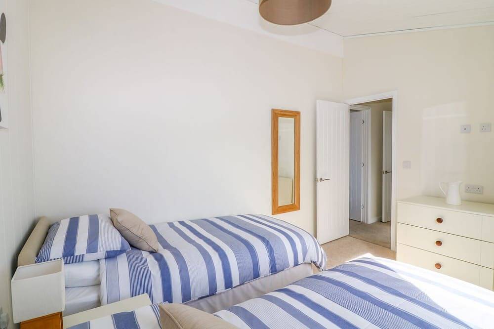 Beech Lodge, pet friendly, country holiday cottage in Newton Abbot in Teigngrace, Devon