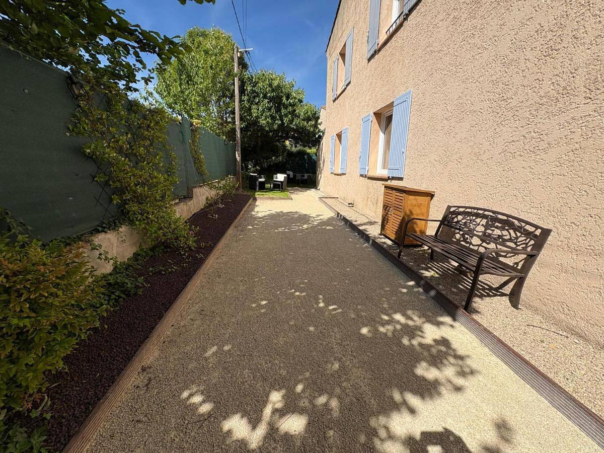 Appartement entier, Logement avec jardin et terrain de pétanque privé in Venelles, Région d'Aix-en-Provence
