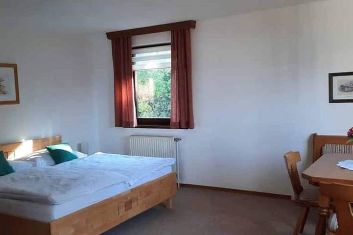 Ferienwohnung für 5 Personen, mit Balkon und Garten in Weyregg am Attersee - 3