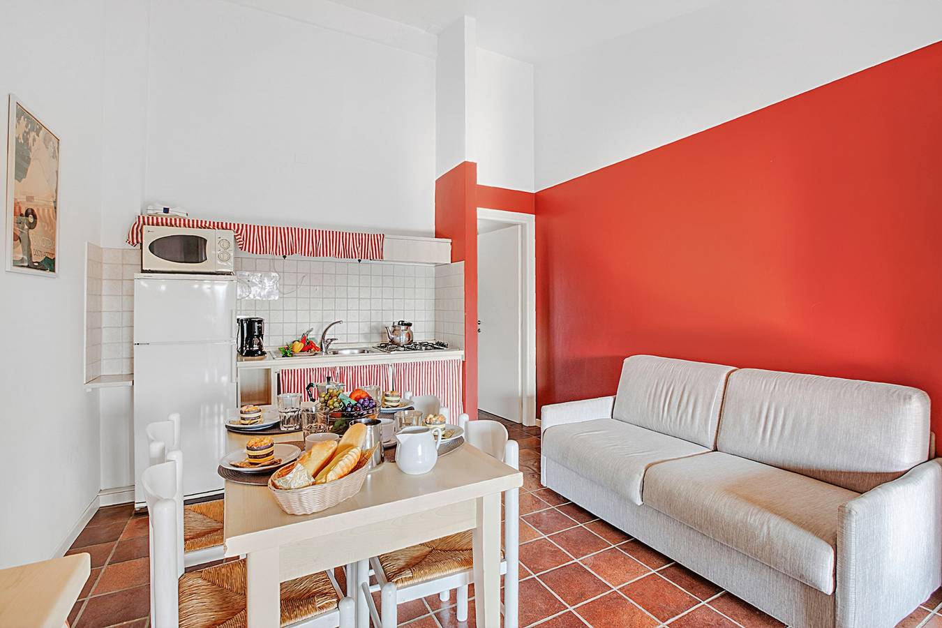 Ganze Wohnung, Apartment am See mit Pool und Terrasse, in der Nähe von Puegnago sul Garda in Puegnago sul Garda, Gardasee-Berge