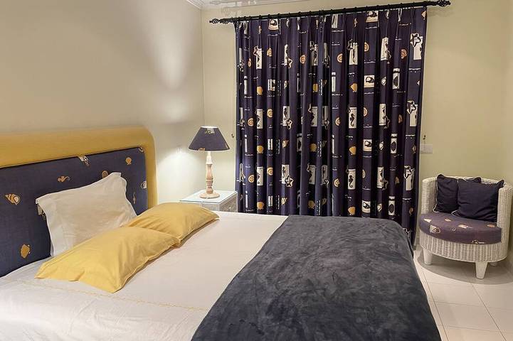 Golfemar with 3 bedrooms, 2 bathrooms, airco, sea view. L.T.R. on request. in Carvoeiro, Faro Distrikt