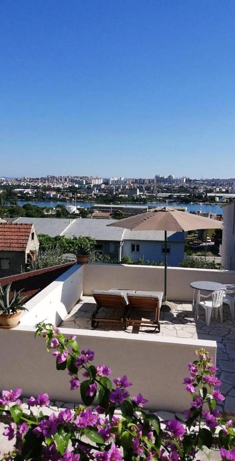 Apartament wakacyjny dla 2 osób, z widok i ogród w Solin