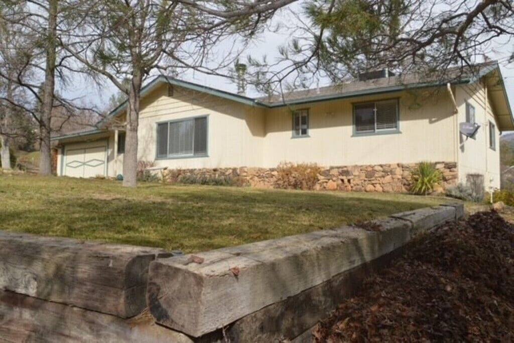 Newly remodeled 3 bedroom home located near Yosemite and bass lake in Yosemite Forks, Madera County