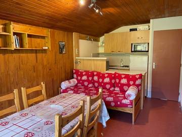Gîte pour 6 personnes, avec terrasse à Lanslevillard