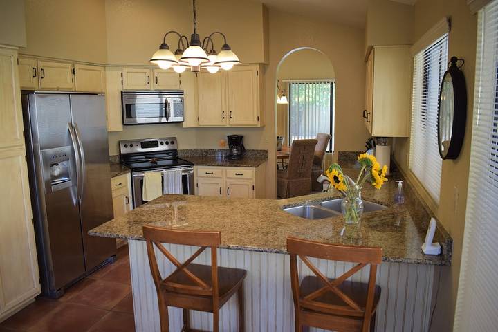 Vacation rental for 6 people, with terrace and pool as well as hot tub in Tempe