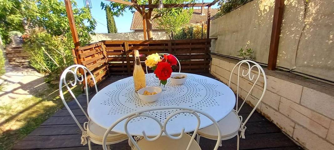 Location de vacances pour 4 personnes, avec vue et jardin, adapté aux familles à Forcalquier