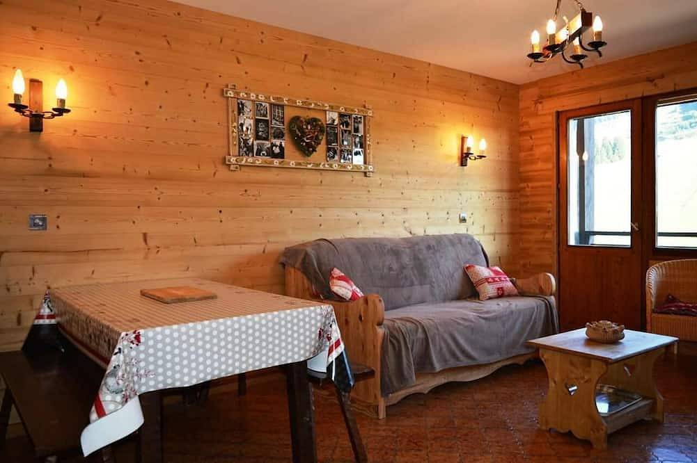 Apartamento entero, 1.o piso, vista pistas, balcón, chimenea o estufa a leña, parking, tv, 45m², Le Grand Bornand in Chinaillon, Le Grand-Bornand