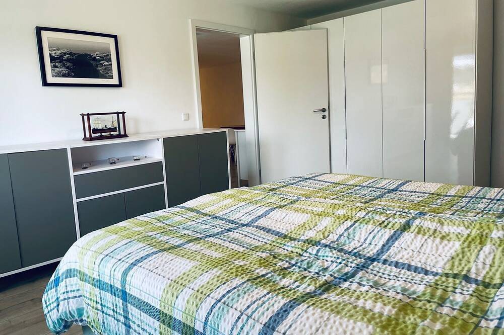 Ganze Wohnung, Ferienwohnung Seeblick, 60 qm, 1 sep. Schlafzimmer mit Balkon in Seeon, Seebruck