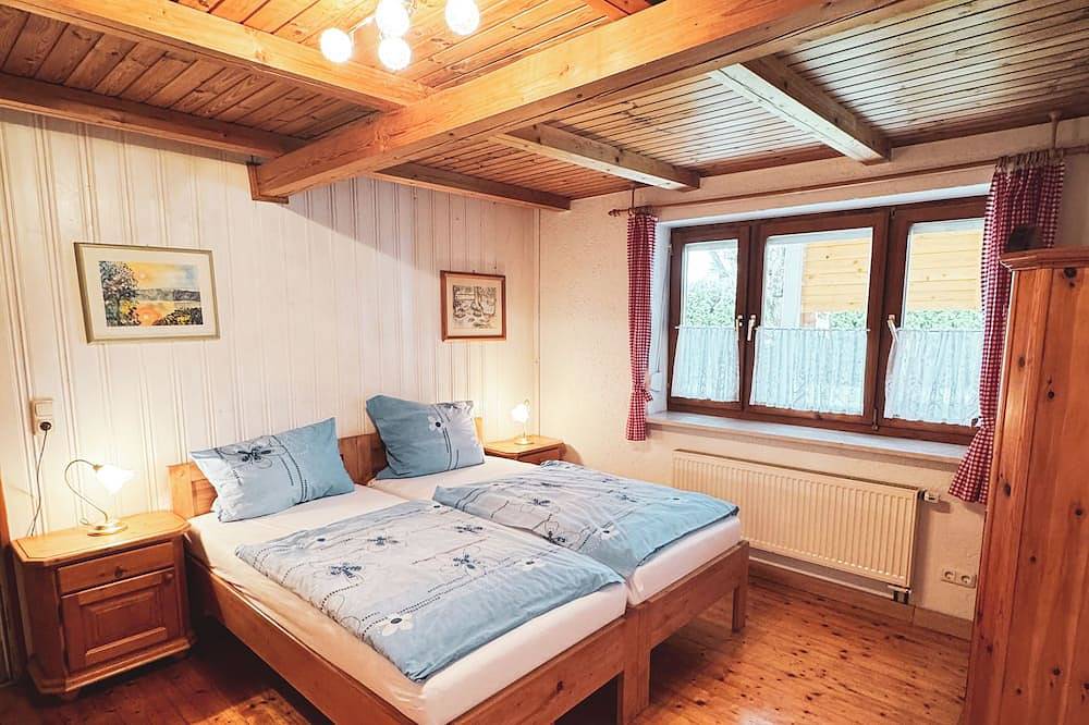 Ganze Wohnung, Idyllische Lage trifft Komfort – geräumige Wohnung mit toller Ausstattung in Windorf, Ostbayern