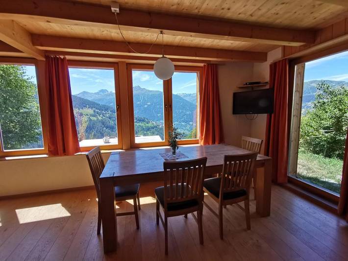 Location de vacances pour 6 personnes, avec vue et jardin, animaux acceptés dans Mase