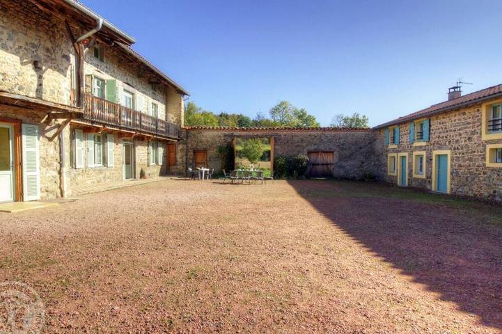Gîte pour 15 personnes, avec Balcon ainsi que Terrasse et Jardin