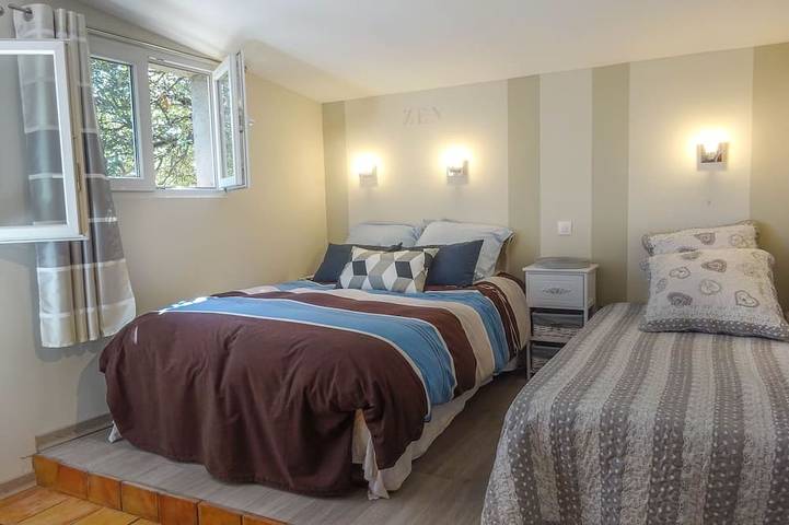 Gîte pour 5 personnes, avec terrasse et jardin à Ampus - 2
