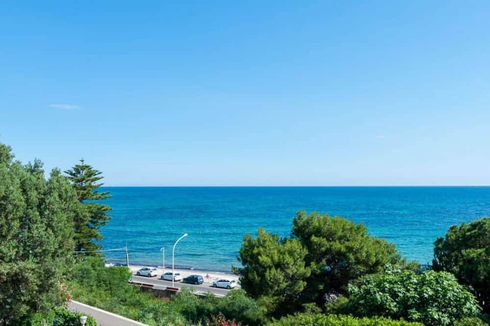 Villa Margine Rosso: an enchanting retreat just steps from the sea in Poetto (Cagliari), Quartu Sant'Elena